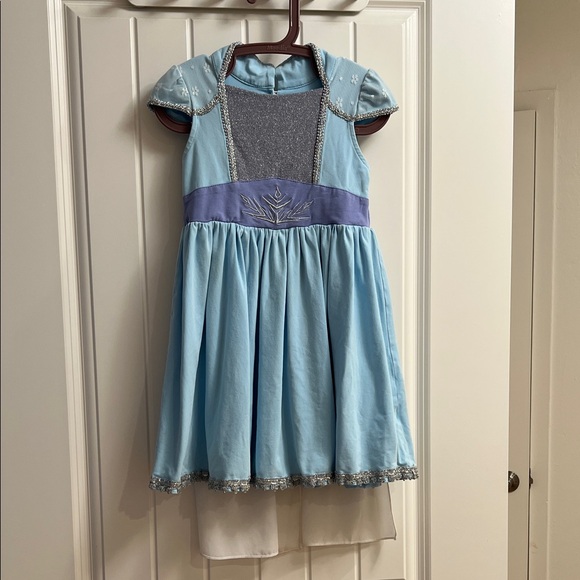 Elsa dress - Picture 1 of 8